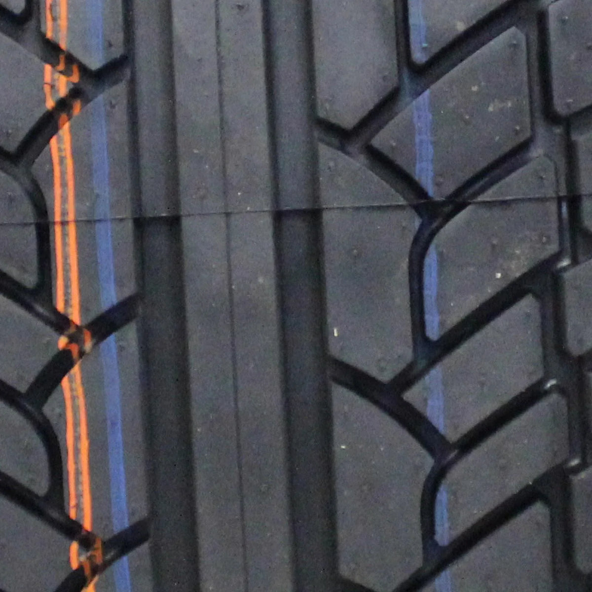Achilles Desert Hawk UHP High Efficiency Tire - 305/40R22 114V XL