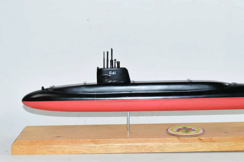 USS Simon Bolivar SSBN-641 Submarine Model,Navy,20,Scale Model,Mahogany,Benjamin Franklin Class