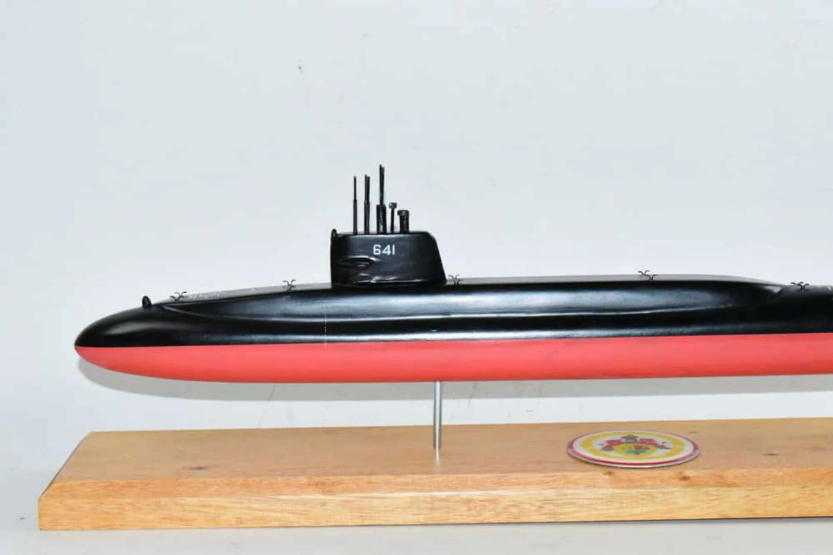 USS Simon Bolivar SSBN-641 Submarine Model,Navy,20,Scale Model,Mahogany,Benjamin Franklin Class