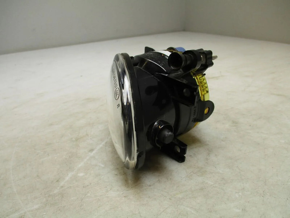 Pre-Owned 2023 Mercedes Sprinter RH Passenger Bumper Mounted Fog Light OEM (Good)